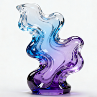 Vente en gros d'ornements d'ours en résine transparente Sculpture Thème de dessin animé pour la décoration intérieure et le salon Cadeau d'affaires parfait