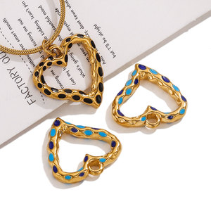 Breloques Cœur en Émail Coloré avec Cadre en Or PVD 18K |   Pendentif en forme de cœur vibrant pour colliers, bracelets et fabrication de bijoux DIY - Product Image 2