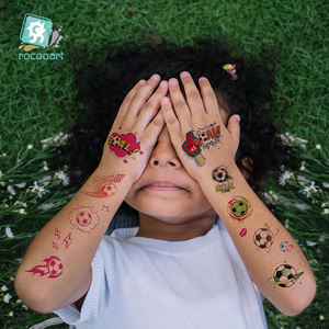 <span class=keywords><strong>Tatuajes</strong></span> Temporales Brillantes <span class=keywords><strong>para</strong></span> Niños, Fanáticos del <span class=keywords><strong>Fútbol</strong></span>, ​​Pegatinas <span class=keywords><strong>de</strong></span> <span class=keywords><strong>Tatuajes</strong></span> Falsos, Pegatinas <span class=keywords><strong>de</strong></span> <span class=keywords><strong>Tatuajes</strong></span> Temporales Impermeables <span class=keywords><strong>para</strong></span> Hombre y Niño - Product Image 1