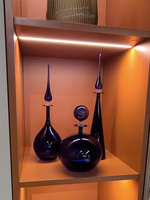 Ensemble d'objets décoratifs en verre soufflé à la main de style babylonien bleu Klein, formes uniques, flacon d'apothicaire pour la maison et centre de table de mariage