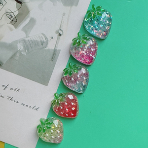 Accessoires de bijoux DIY : Breloques fraises en résine miniatures pour la création de broches, coques de téléphone faites main et aimants de réfrigérateur - Product Image 3