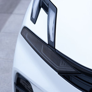 En stock: Lynk & Co 06 Plus Series SUV compacto 1.5T Turbo 7DCT con volante a la izquierda, listo para envío. - Product Image 3