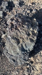 Piedra de <span class=keywords><strong>Lava</strong></span> Negra <span class=keywords><strong>Natural</strong></span> de Gran Tamaño, Suministro Directo de Fábrica, Roca Volcánica Grande, Precio - Product Image 3