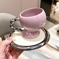 Taza de café de cerámica con forma de lazo 3D creativa, taza de café de lujo nórdica con logotipo personalizado, taza de leche de porcelana con posavasos