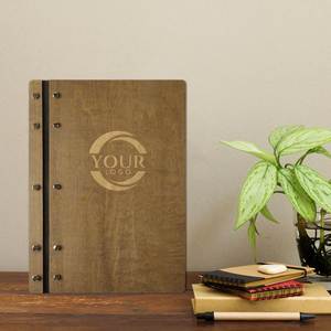Couverture de menu en bois élégante et personnalisée pour restaurant, bar, vin et boissons, design élégant et durable - Product Image 1