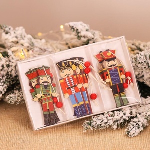 Ornamenti di <span class=keywords><strong>natale</strong></span> confezione regalo decorazioni natalizie ciondolo per albero 2023 <span class=keywords><strong>buon</strong></span> albero di <span class=keywords><strong>natale</strong></span> decorazioni <span class=keywords><strong>babbo</strong></span> <span class=keywords><strong>natale</strong></span> <span class=keywords><strong>natale</strong></span> capodanno - Product Image 5