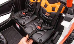 รถของเล่น Can-Am Giant UTV แบบขับเคลื่อนด้วยแบตเตอรี่ 24 โวลต์ 2 ก้อน พร้อมจอสัมผัส ล้อแบบยาง 4x4 เบาะหนัง รีโมทควบคุมสำหรับผู้ปกครอง รถ EVA ได้รับอนุญาตจาก Can-Am - Product Image 6