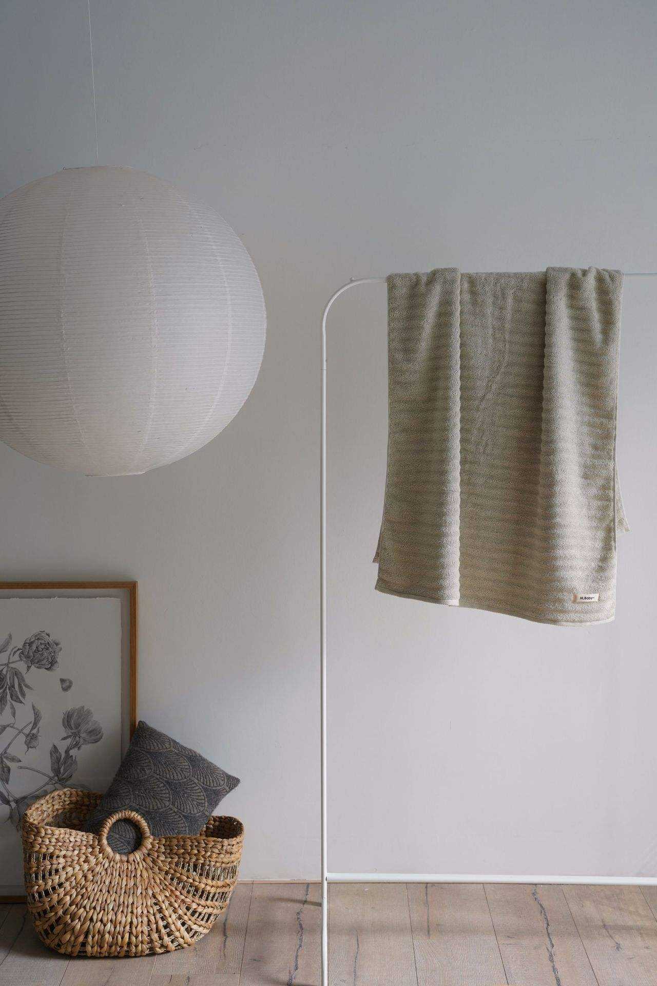 สีเขียวอ่อน