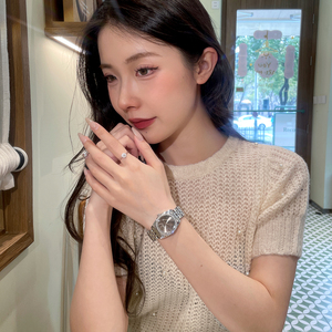 นาฬิกาข้อมือทรงกลมสีเทา CILOA สำหรับผู้หญิง สามารถปรับแต่งได้ตามต้องการ พร้อมด้วยดีไซน์ทันสมัย คุณภาพสูง หรูหราเบาๆ เหมาะเป็นของขวัญ นาฬิกาควอตซ์ - Product Image 5