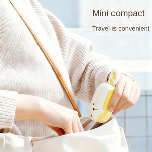 <span class=keywords><strong>Rodillo</strong></span> Quitapelusas Lavable en Forma de Oso con Raspador Metálico Extraíble, Removedor de Pelusas Portátil 2 en 1 para Ropa y Muebles - Product Image 4