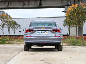 Véhicule d'occasion Chevrolet Cruze 320 Automatique 2022 pour temps froid, berline avec maniabilité stable, idéale pour la conduite urbaine, exposition commerciale - Product Image 2