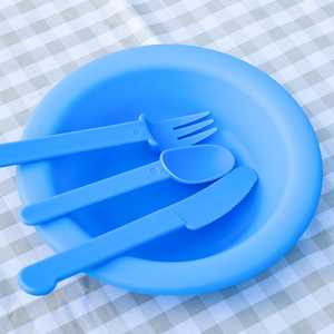 Ensemble de vaisselle classique de qualité alimentaire écologique 25 pièces de vaisselle et couverts en plastique pour voyage, camping et pique-nique-fabriqué en PP - Product Image 6