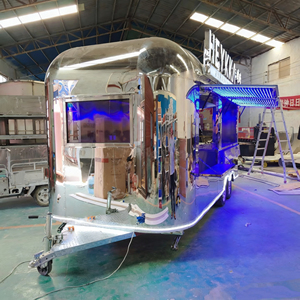 Remorque alimentaire mobile de 13 pieds en acier inoxydable et aluminium de haute qualité, sur mesure, pour la vente de bonbons - Product Image 3