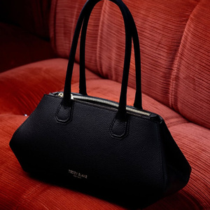Borsa Tote Grande da Donna in Vera Pelle Nera di Alta Qualità, Morbida e Capiente, per Ufficio e Uso Quotidiano, Personalizzabile con Logo, Fornitore OEM - Product Image 2