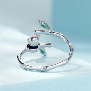 เครื่องประดับแฟชั่นแหวนมรกตสุดหรูแหวนเงินสเตอร์ลิงขายส่งเด็กสีเขียวแบบเปิดน่ารักสำหรับเด็กผู้หญิงอัญมณีแหวนหมี - Product Image 6