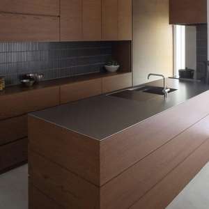 וילה מתכת מודולרית עץ אלומיניום ארון עץ עם עיצוב אי מטבח עם משטח אבן מלאכותי - Product Image 2