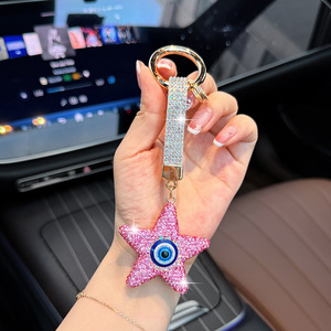 Porte-clés Étoile Mauvais Œil, Porte-clés Bracelet Étoile à Cinq Branches en Strass Scintillant, Anneau de Clé de Voiture Bleu Turc en Cristal Étincelant - Product Image 3