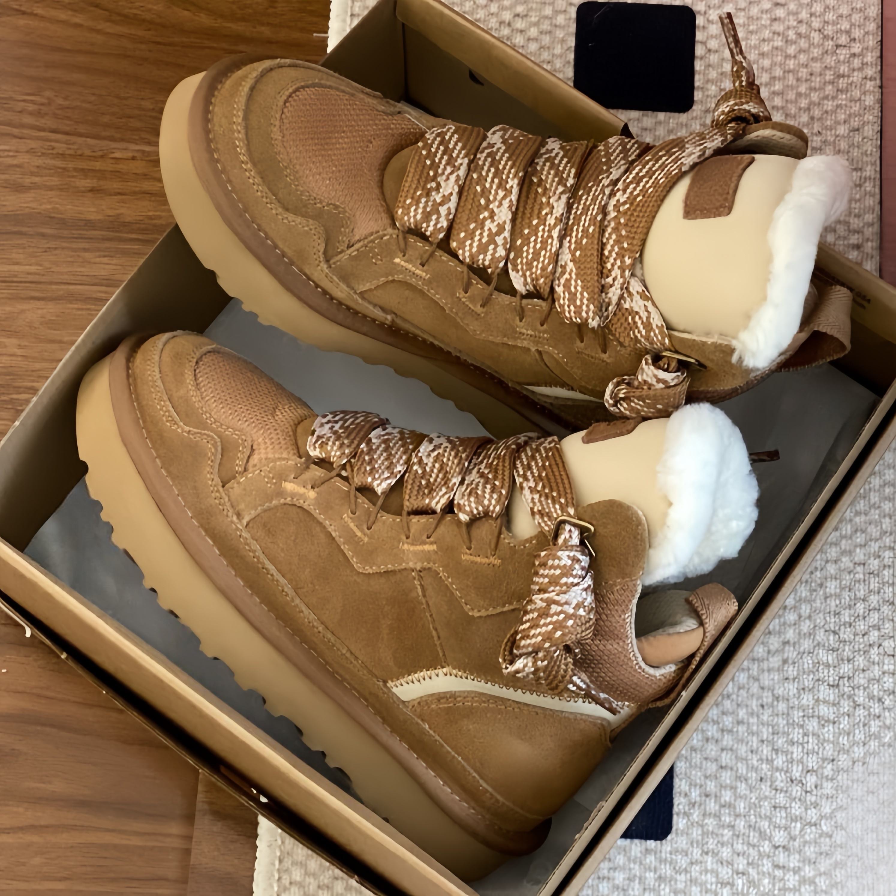 สีน้ำตาล