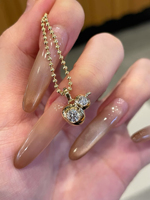 Pendentif de collier en forme de gourde avec diamant principal de 50 points, cultivé en laboratoire, rond, or jaune 18 carats, clarté VVS, double diamant bicolore