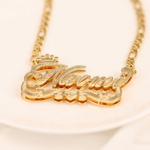 Nome personalizzato personalizzato collana corona a doppio strato 18k oro placcato in acciaio inox nome personalizzato per collana pendente natale - Product Image 3