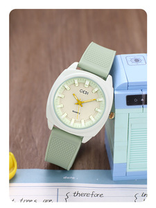Nuevo reloj de cuarzo diario con correa de silicona, estilo sencillo, resistente al agua, en colores dulces, para mujer. - Product Image 4