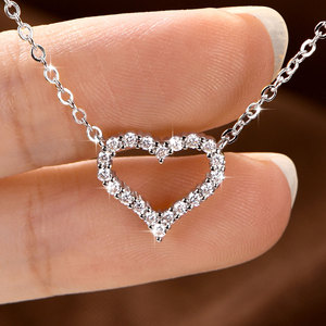 Collier Cœur Médaillon en Moissanite VVS GRA 1.5MM Micro-Pavé, Plaqué Or 14K, Design Creux, Écologique et Tendance - Product Image 2