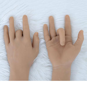 반지 주얼리 시계 디스플레이 연습용, 뼈대가 있는 유연한 컬러의 실감 나는 남성 실리콘 마네킹 손 한 쌍 - Product Image 3