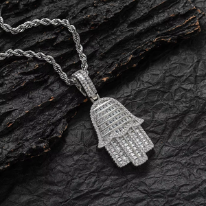 Nuevo Colgante Talismán Mano de Fátima, Collar Hip Hop de Cobre con Zirconia - Product Image 2