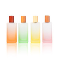 Botol Parfum Kaca Mewah Transparan Gradien Persegi Panjang Datar Kosong 30 ml 50 ml 100 ml dengan Tutup Kayu