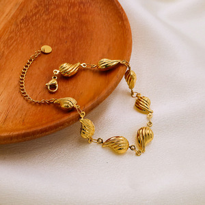 Fashion Charm Bracelet Gold Shell Design Zinc Alloy Jewelry For Women Summer Accessory - Product Image 1