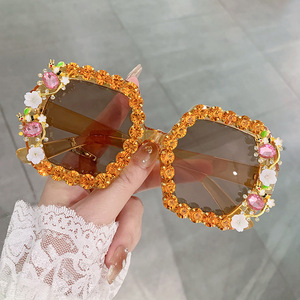 Jamie 2060B <b>Large</b> <b>Frame</b> Sunglasses Black Rhinestone Decorated Women UV400 Protection European American Street Style - Product Image 2