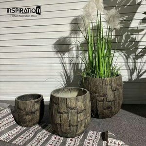 Macetas de hormigón con patrón en relieve de estilo Atlántico de flores antiguas para exteriores - Product Image 4