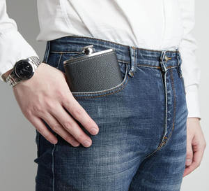 <span class=keywords><strong>Coffret</strong></span> Cadeau Gourde à Whisky 8oz en Acier Inoxydable avec Boîte Cadeau, Entonnoir et 2 Tasses - Product Image 4