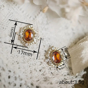Orecchini a Perno Artistici Vintage per Donne, Design Elegante e Classico, Gioielli per Orecchie alla Moda - Product Image 4