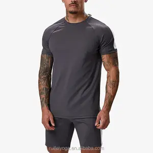 Individuelles Logo Sommer Jogginganzug für Herren zweiteiliges Kurzset Polyester Slim Fit Rundhalsausschnitt kurze Ärmel T-Shirt Herren Shorts Sets