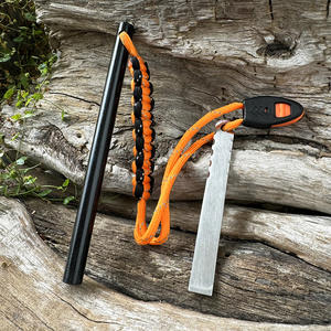 Allume-feu de survie portable pour l'extérieur avec manche en bois et <span class=keywords><strong>grattoir</strong></span> pour le camping en pleine nature - Product Image 3