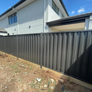 Clôture de <span class=keywords><strong>jardin</strong></span> extérieure fabriquée en Australie, clôture en tôle métallique <span class=keywords><strong>GAI</strong></span>, revêtement en poudre noire, résistante aux termites, ignifuge, clôture Colorbond - Product Image 3