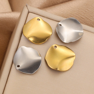 Pendientes redondos de lentejuelas irregulares deformadas doradas de acero inoxidable al por mayor, abalorios de pendientes Diy para la fabricación de joyas - Product Image 2