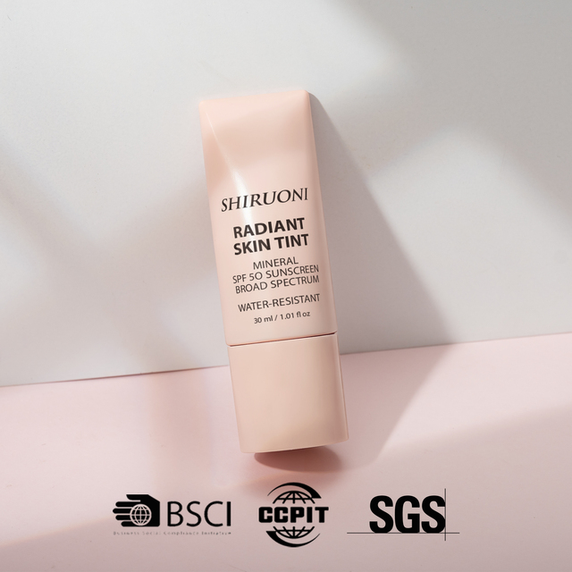 Wholesale Water Sweat Resistant Mineral Spf 50 Tinted Sunscreen Lightweight Tinted Face Sun Moisturizer Cream Private Label