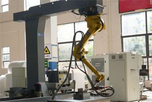 Bras de <span class=keywords><strong>robot</strong></span> industriel à 6 axes, machine de soudage au laser à fibre, automatique, haute puissance, <span class=keywords><strong>Fanuc</strong></span> M-710iC70, refroidissement par eau, haute efficacité - Product Image 2