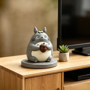 Cadeau de la Forêt : <span class=keywords><strong>Totoro</strong></span> Tenant un Acorn. Cette sculpture est sculptée et moulée par Bozhiyi. - Product Image 3