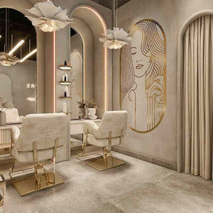 Intérieur <span class=keywords><strong>de</strong></span> <span class=keywords><strong>salon</strong></span> <span class=keywords><strong>de</strong></span> bien-être <span class=keywords><strong>de</strong></span> luxe, espace beauté moderne Wabi-Sabi avec comptoir incurvé, sièges en velours, éclairage d'ambiance, design clé en main - Product Image 1