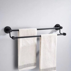 Ensemble de porte-serviettes mural noir avec barre à anneaux, distributeur de savon et porte-brosse WC, accessoires de salle de bain - Product Image 4