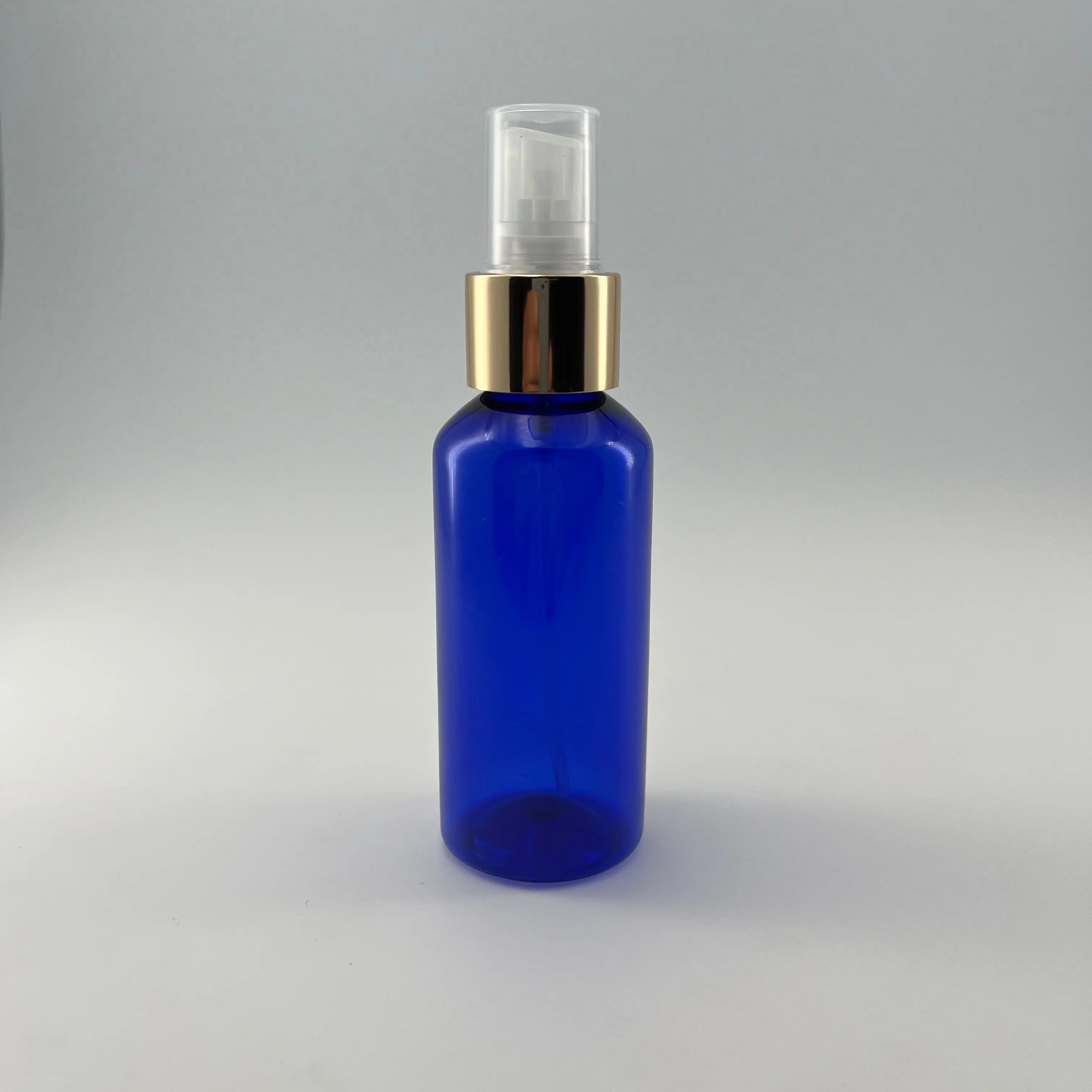 Groothandel 110 Ml Blauwe Cosmetische Container Voor Huisdieren Plastic Parfumfles Met 20/410 24/410 Mistsproeier Aluminium Mistsproeier
