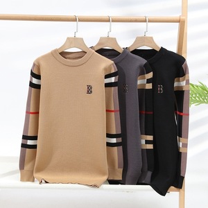 Pull Homme Doux et Chaud 2026 Nouvelle Collection Automne Hiver – Chandail Tricoté de Luxe pour Homme avec Motif Lettres Haut de Gamme - Product Image 2