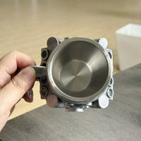 Taza de agua mecánica con diseño de motor V8/V6, regalo para niños