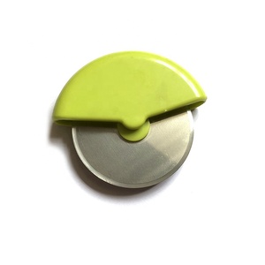Rvs Ronde Wiel Snijmes Voor <span class=keywords><strong>Pizza</strong></span> Met Deksel <span class=keywords><strong>Roulette</strong></span> Roller Deeg <span class=keywords><strong>Pizza</strong></span> Slicer Cutter Bakken Accessoires Gereedschap - Product Image 5