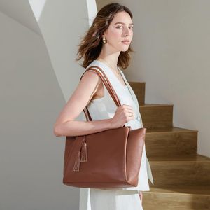 Bolso Tote de Cuero Genuino para Mujer, para Portátil |   Bolso de Hombro Ligero para Trabajo con Compartimentos con Cierre |   Bolso de Mano para Oficina y Negocios - Product Image 2