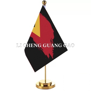 Bandera de Mesa Miniatura de Sao Tomé y Príncipe con Base Redonda Dorada, de Poliéster, para Venta al Por Mayor - Product Image 4