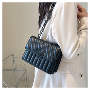 Nouveaux Sacs à Main Matelassés Tendance Personnalisés <span class=keywords><strong>en</strong></span> Cuir PU Vegan pour Femmes – Sacs Bandoulière et Besaces avec Chaîne - Product Image 6